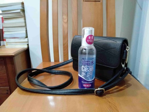 Tự vệ sinh túi xách - bí quyết siêu hay mà nàng nào cũng mê