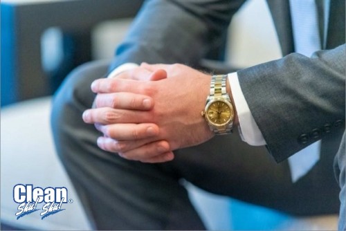 cach-ve-sinh-dong-ho-deo-tay-voi-nuoc-tay-rua-ion-kiem