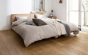 Vệ sinh khử khuẩn chăn ga gối hàng ngày